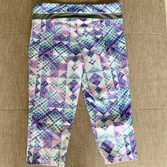 Love Love Dream geometric print crop leggings L - Picture 5 of 5